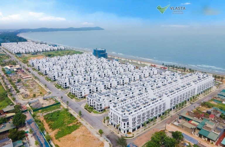 toàn cảnh vlasta sầm sơn 1